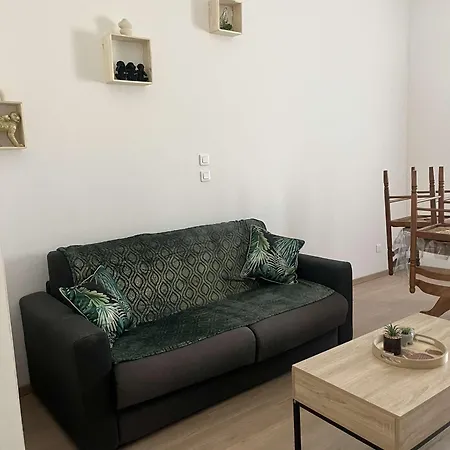 Appartement Douzens Apartment *