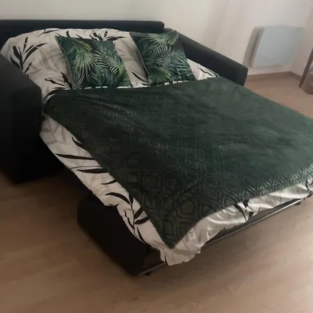 Appartement Douzens アパート